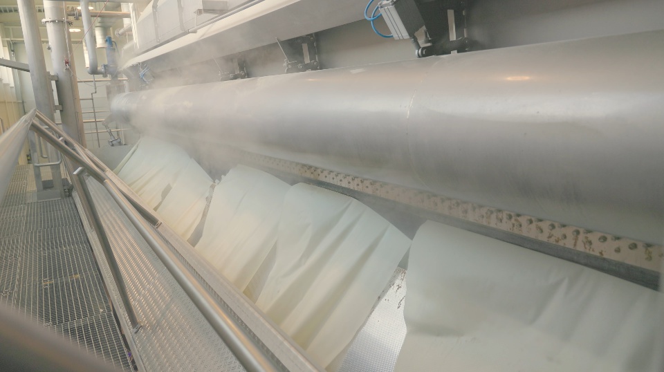 Bekijk hoe het productieproces van aardappelvlokken eruitziet.